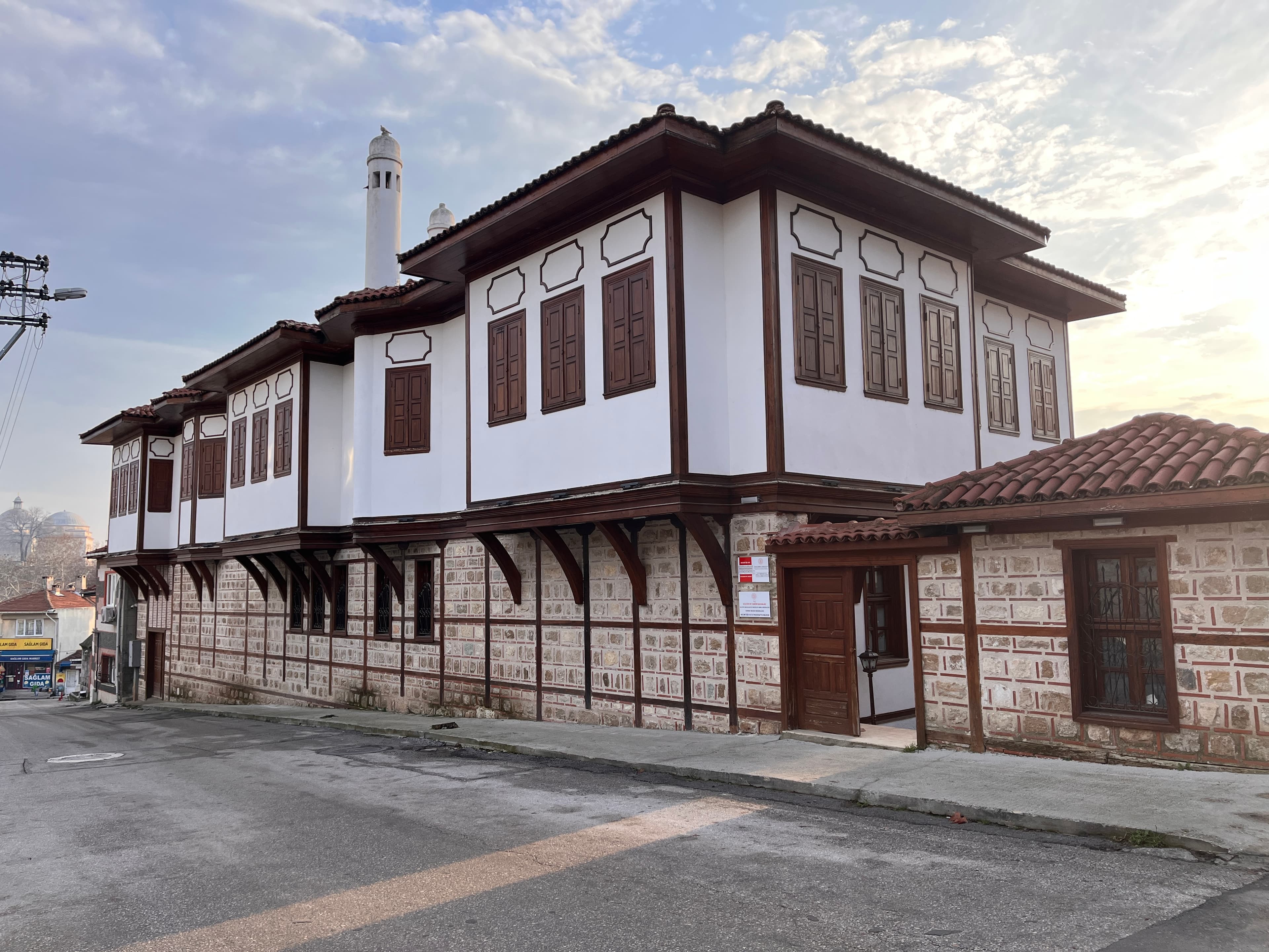 Necmi İğe House