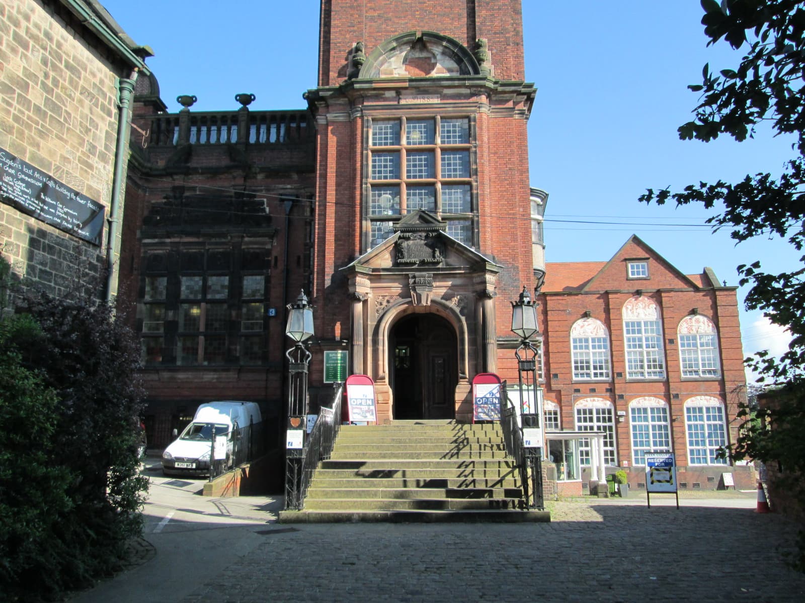 Nicholson Institute and Leek College of Further Education