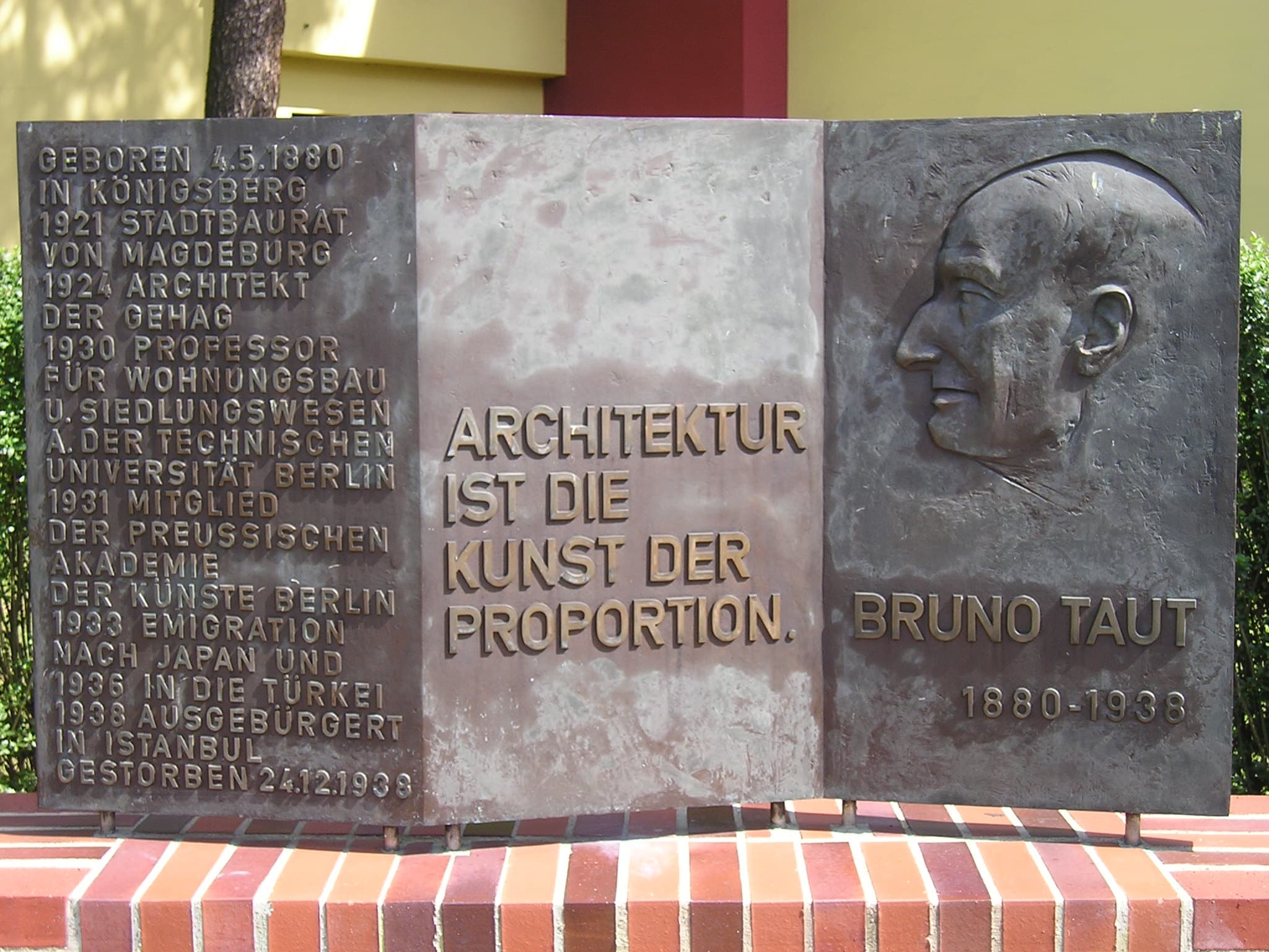 Memorial plaque for Bruno Taut