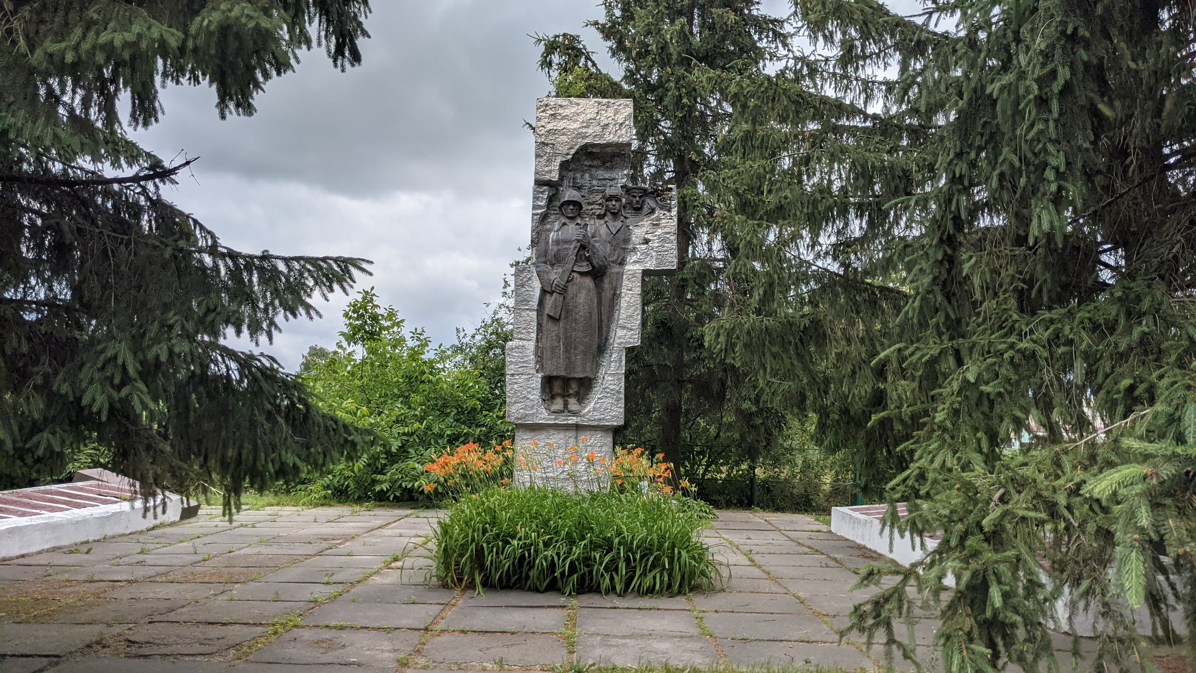 Monument to Soviet soldiers-countrymen in Semypolky