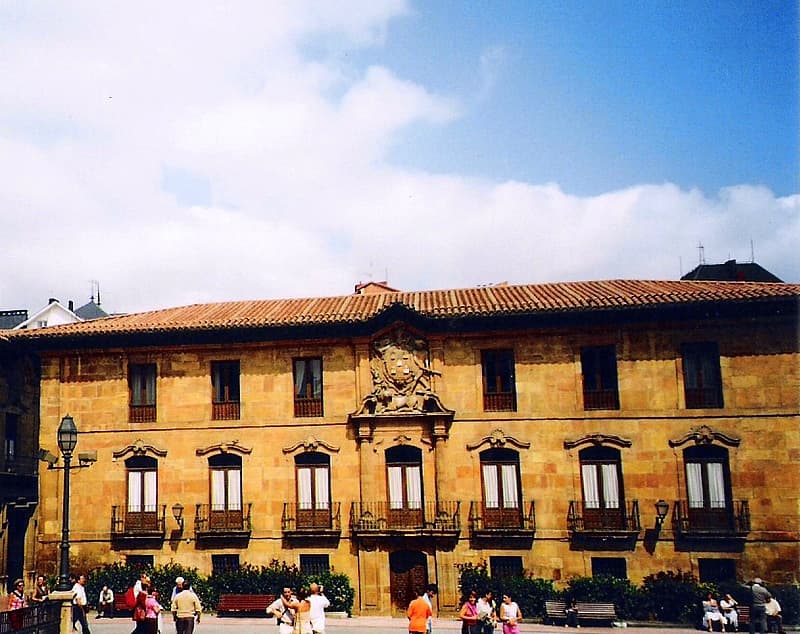 Valdecarzana-Heredia Palace, Oviedo