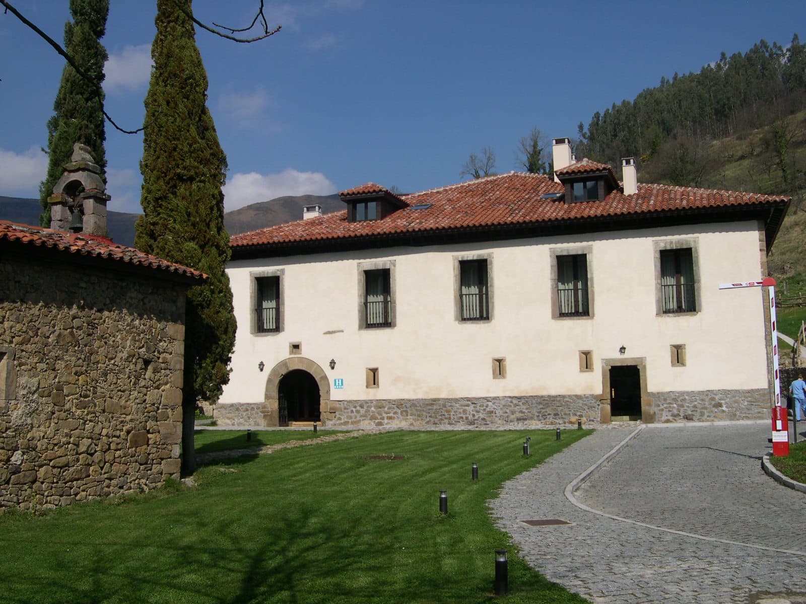 upper palace of Cenera (palacio de arriba)