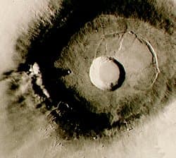 Pavonis Mons