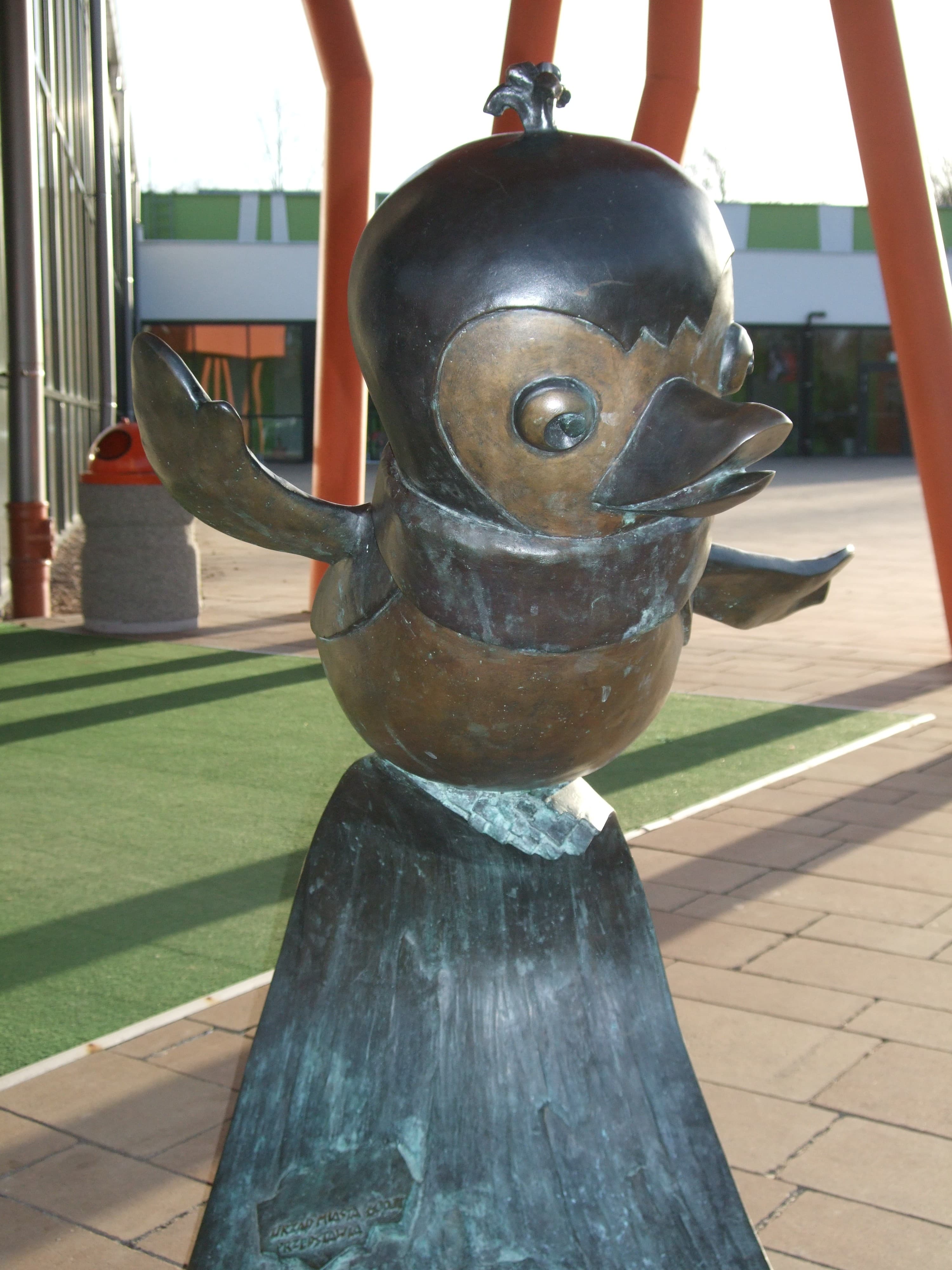 Pik-Pok sculpture
