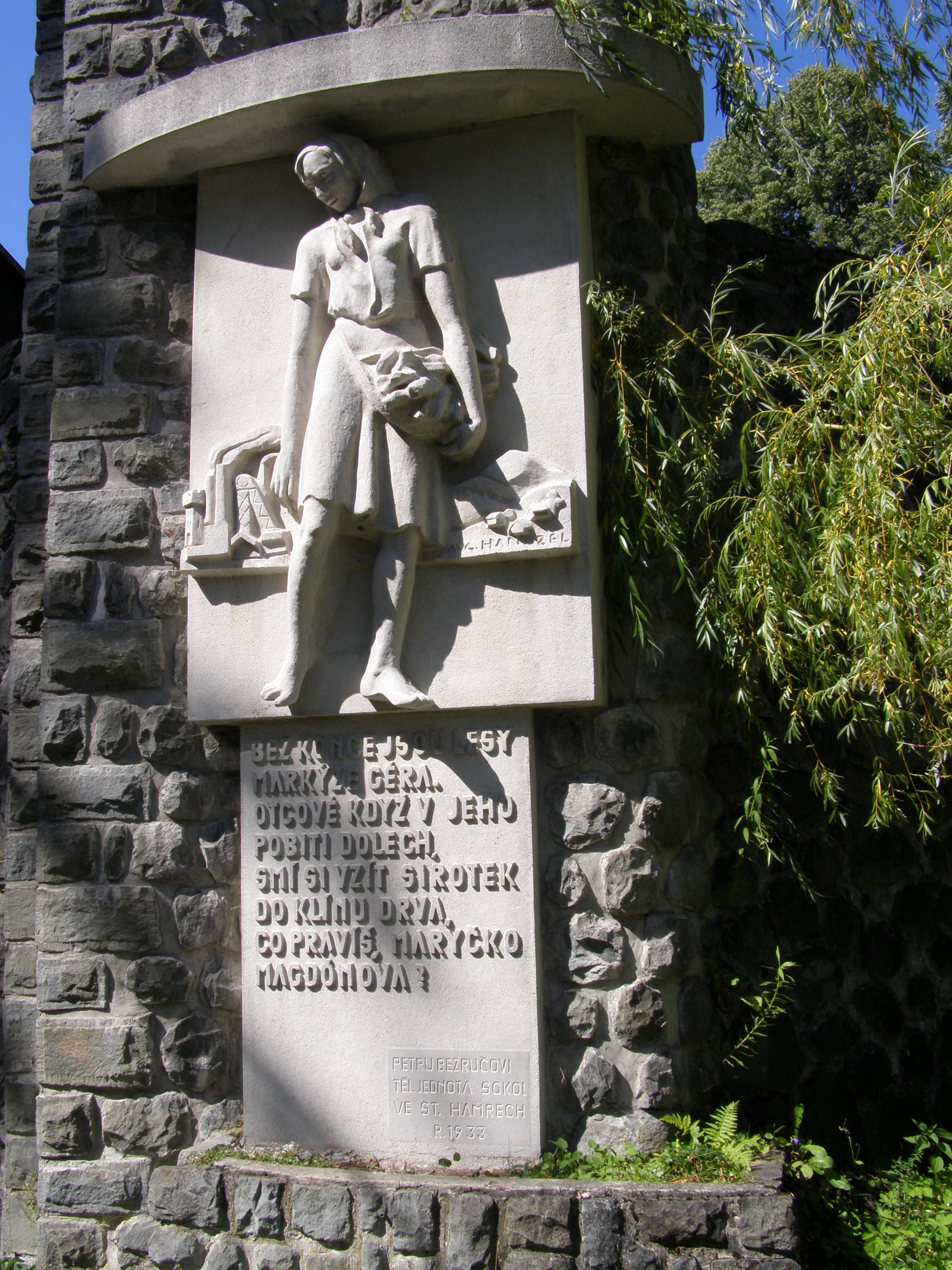 Monument to Maryčka Magdonova