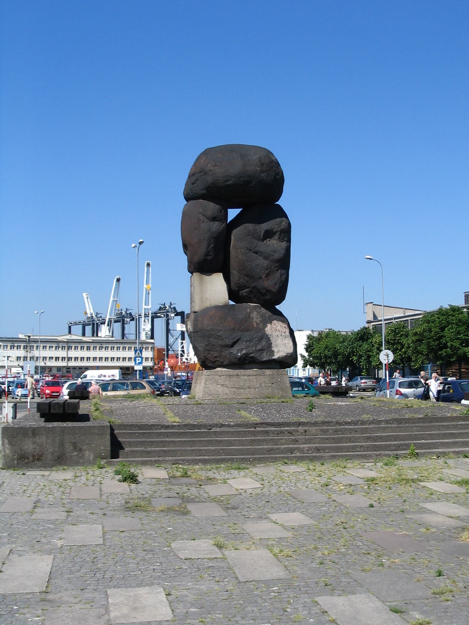 Monument to the People of the Sea