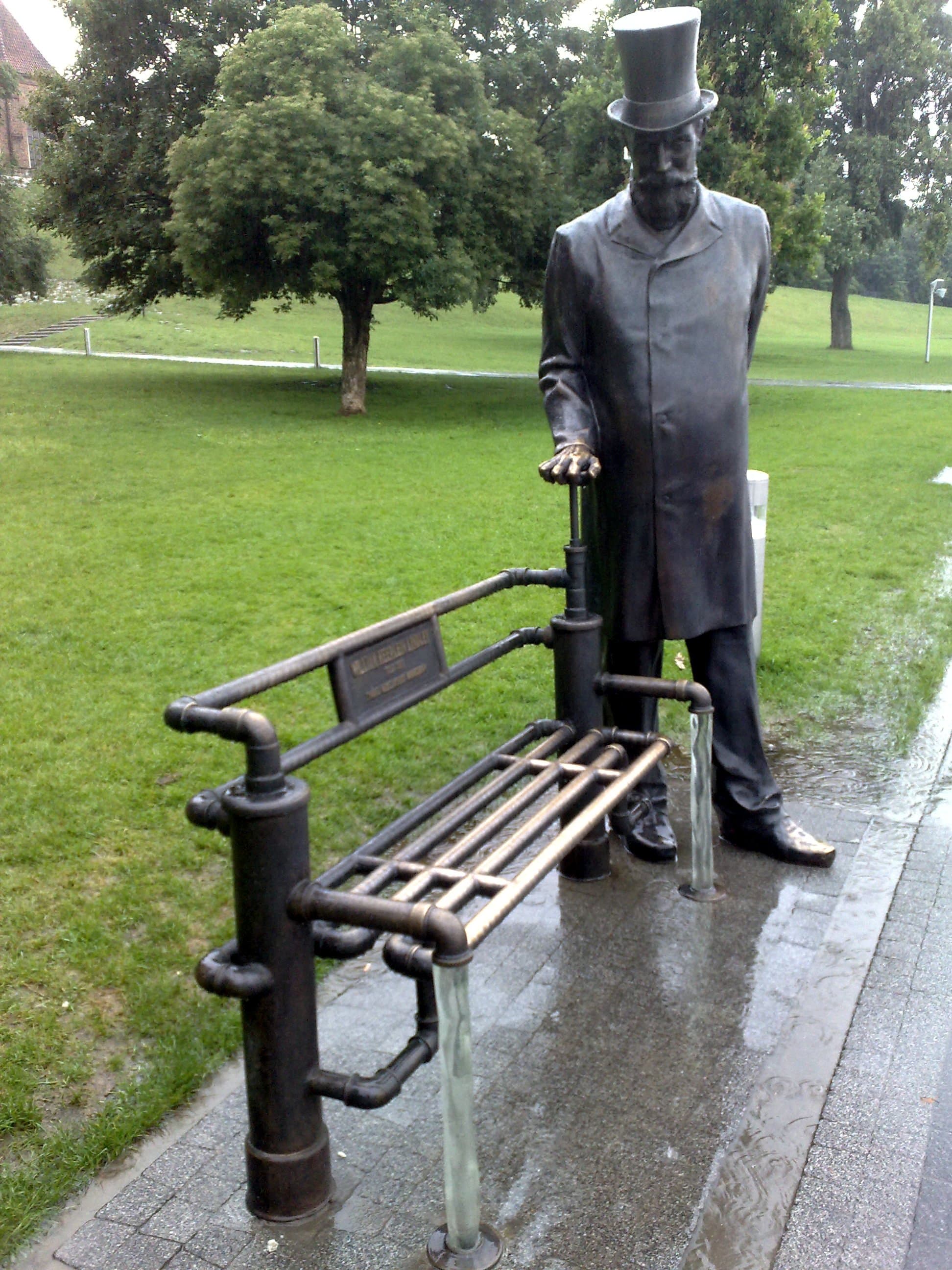 William Heerlein Lindley monument in Warsaw