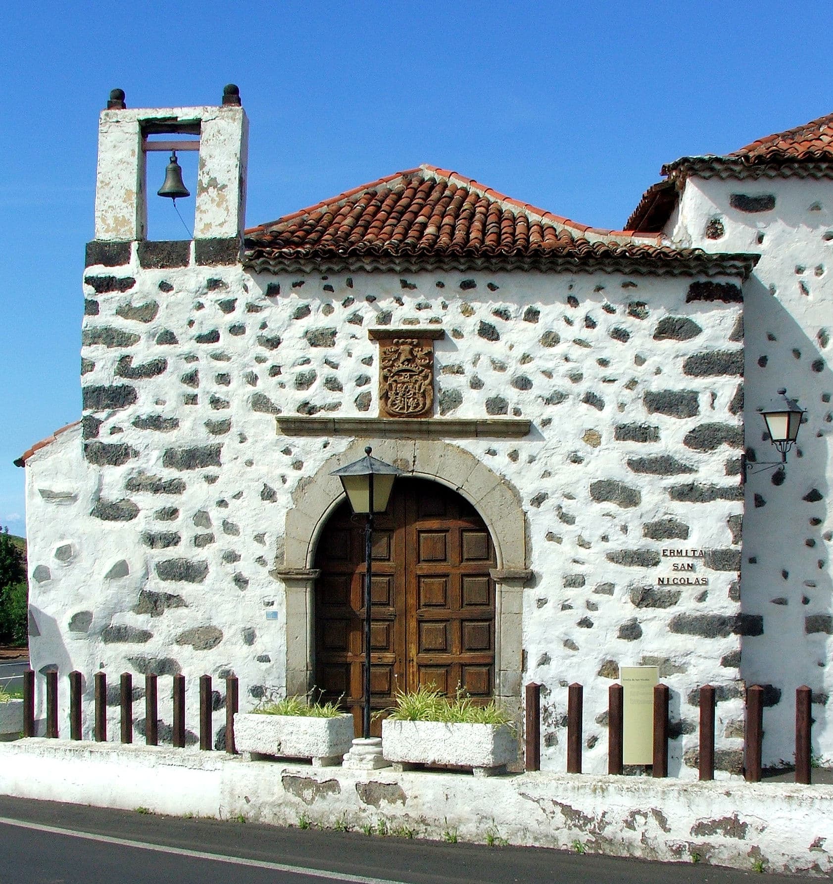 Hermitage of San Nicolás de Tolentino and Casa Solariega
