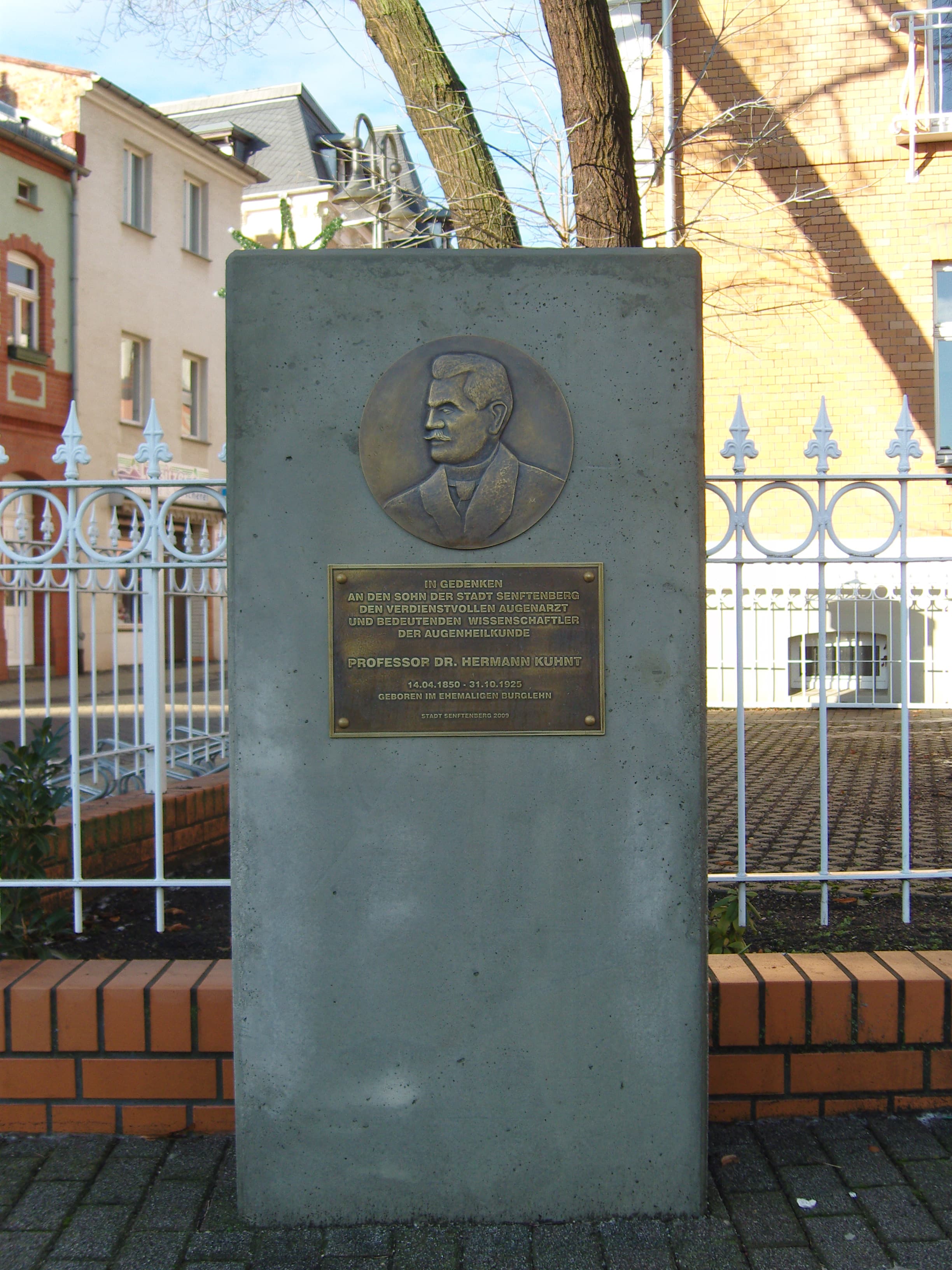 Hermann-Kuhnt-Denkmal