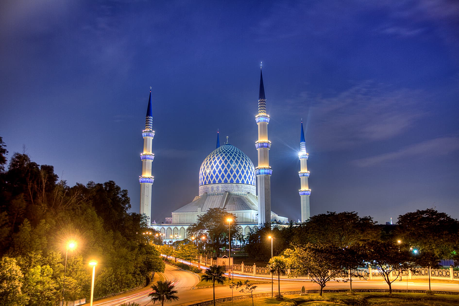 Sultan Salahuddin Abdul Aziz Mosque
