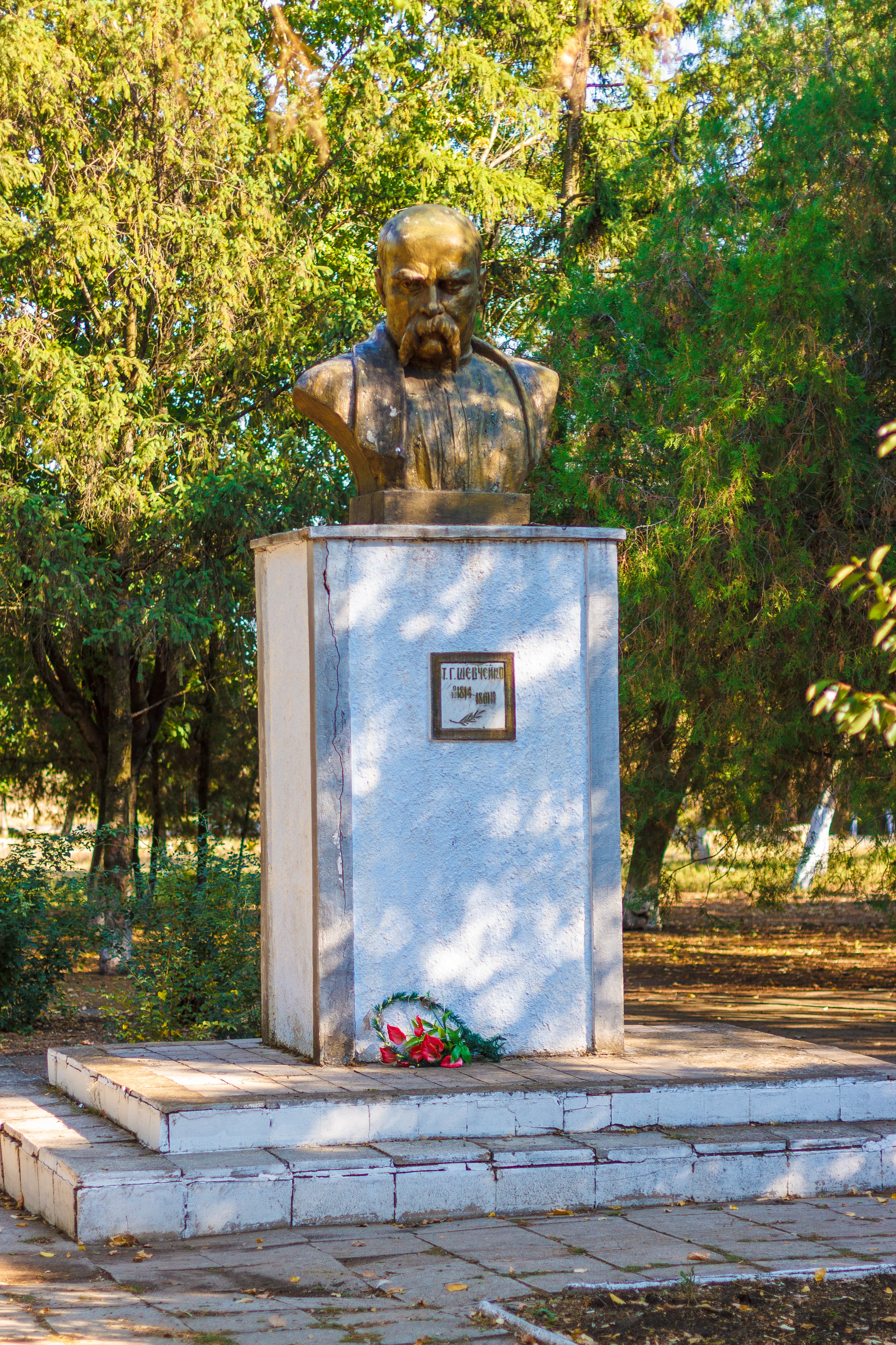 Monument to Taras Shevchenko in Shevchenkove, Berezivka Raion