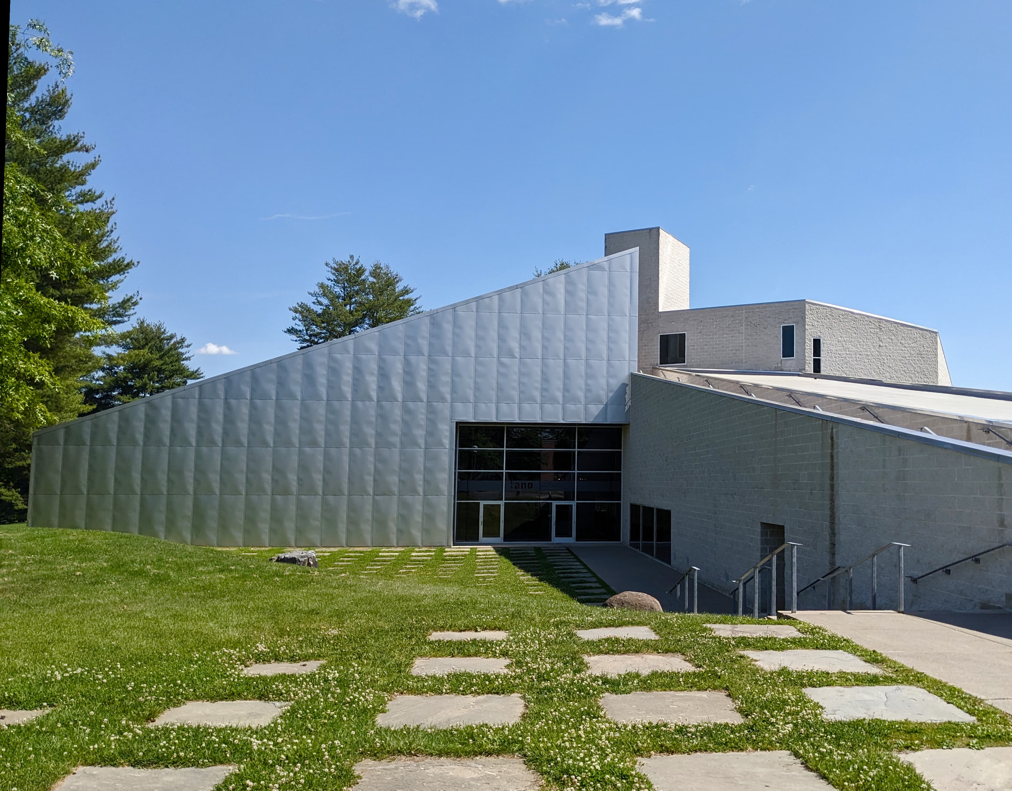 Frances Young Tang Teaching Museum and Art Gallery