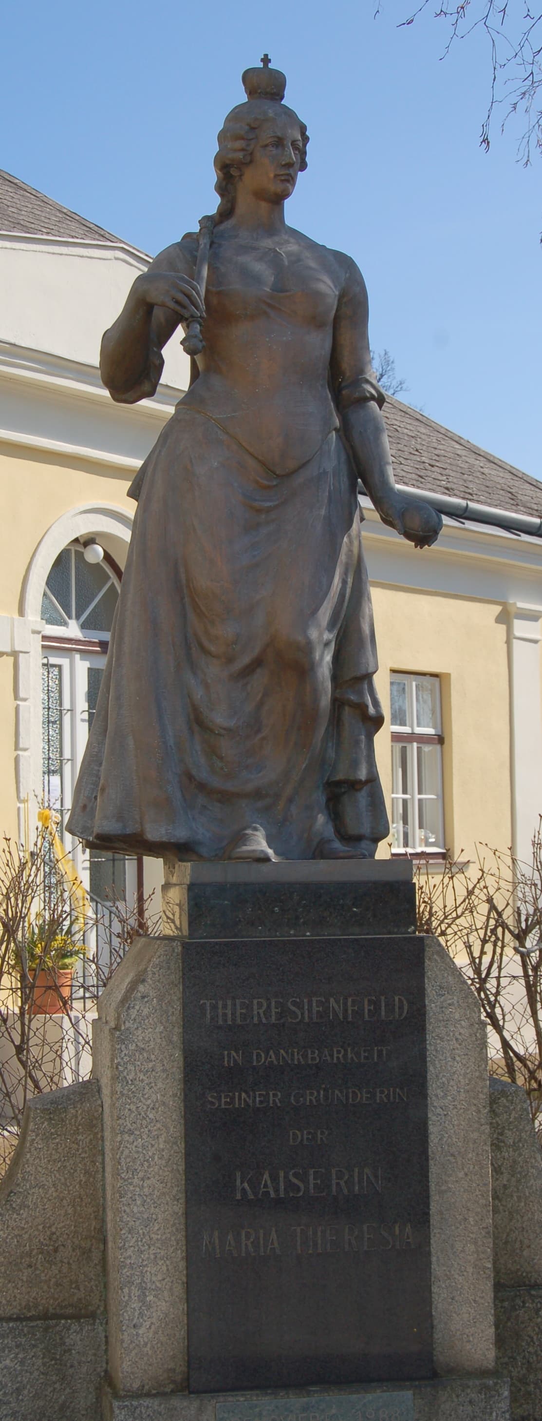 Maria-Theresien-Denkmal Theresienfeld