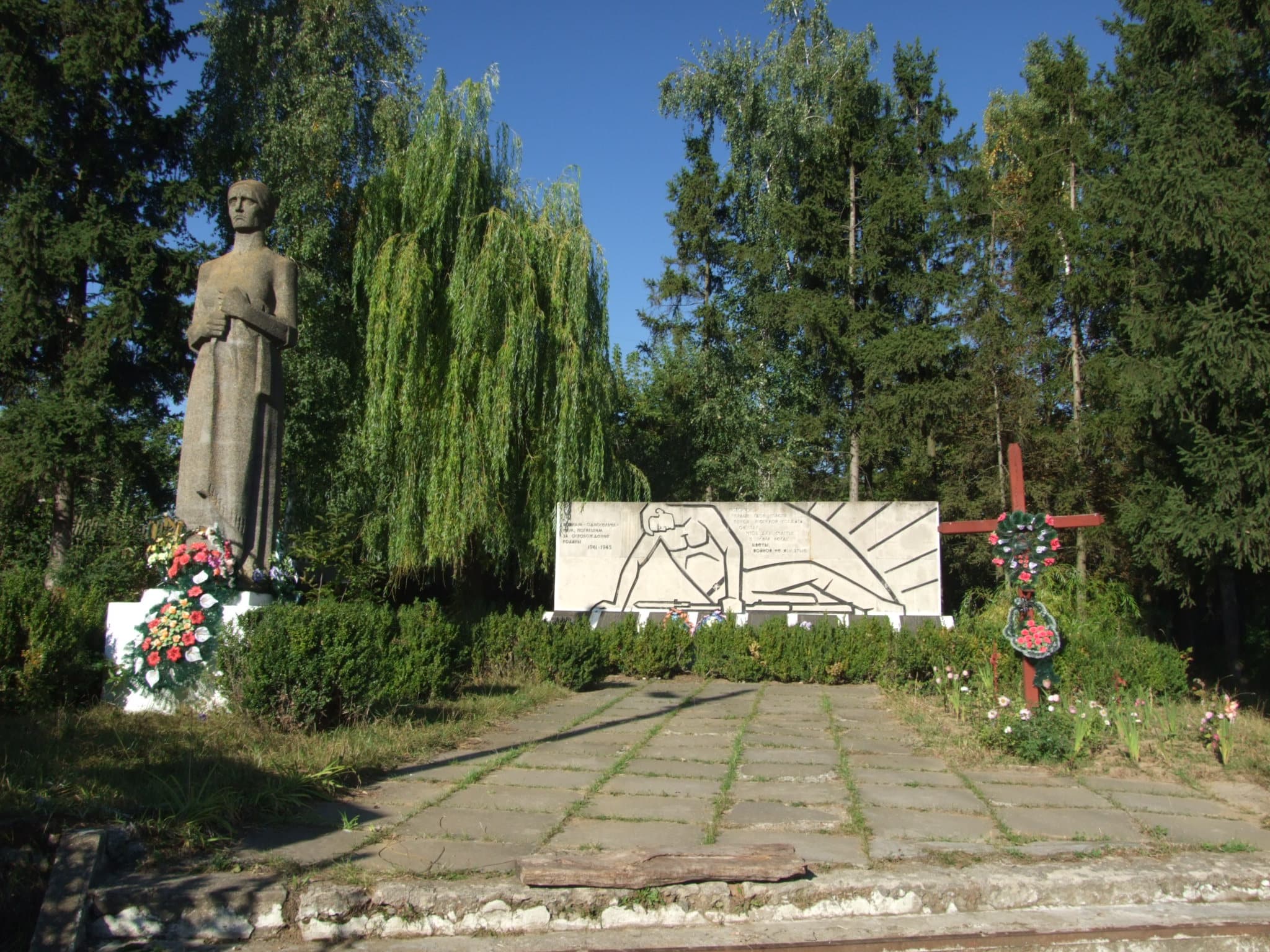 Monument to 120 Soviet soldiers-compatriots in Strointsi
