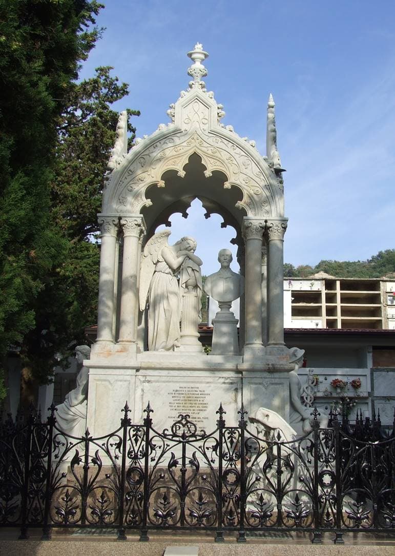 Monumento De Dovitiis