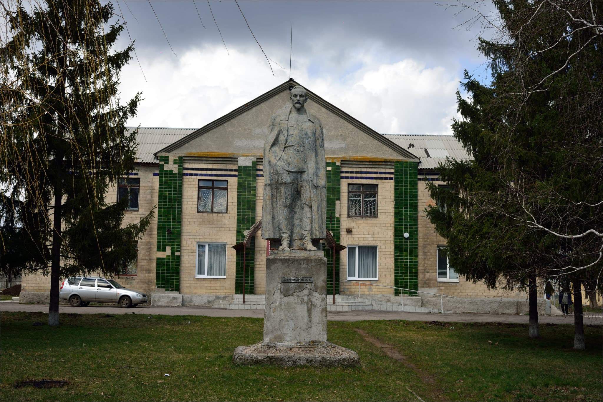 Monument to Felix Dzerzhinskiy in Velykyi Trostianets