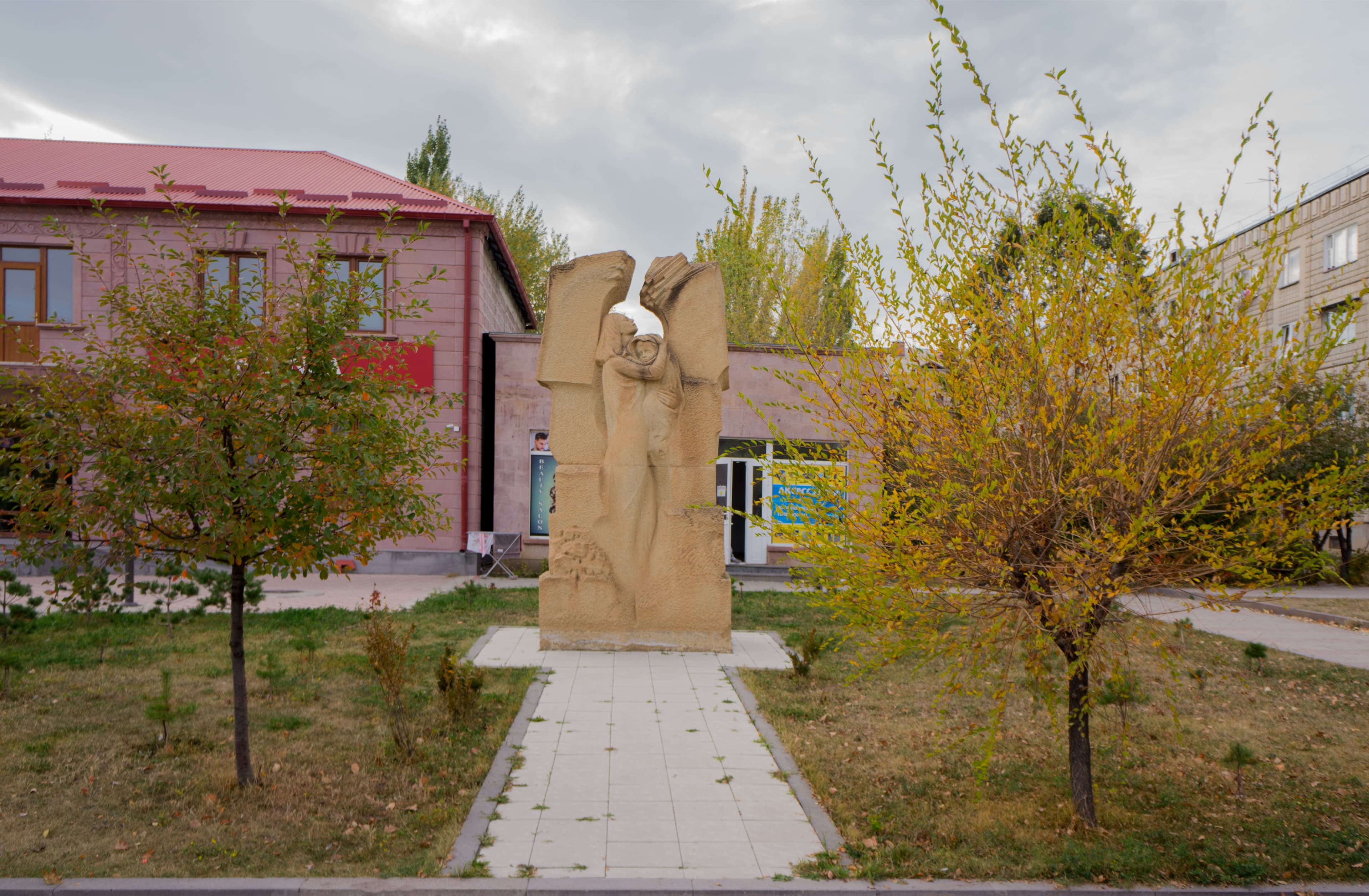 Memorial to the victims of the earthquake