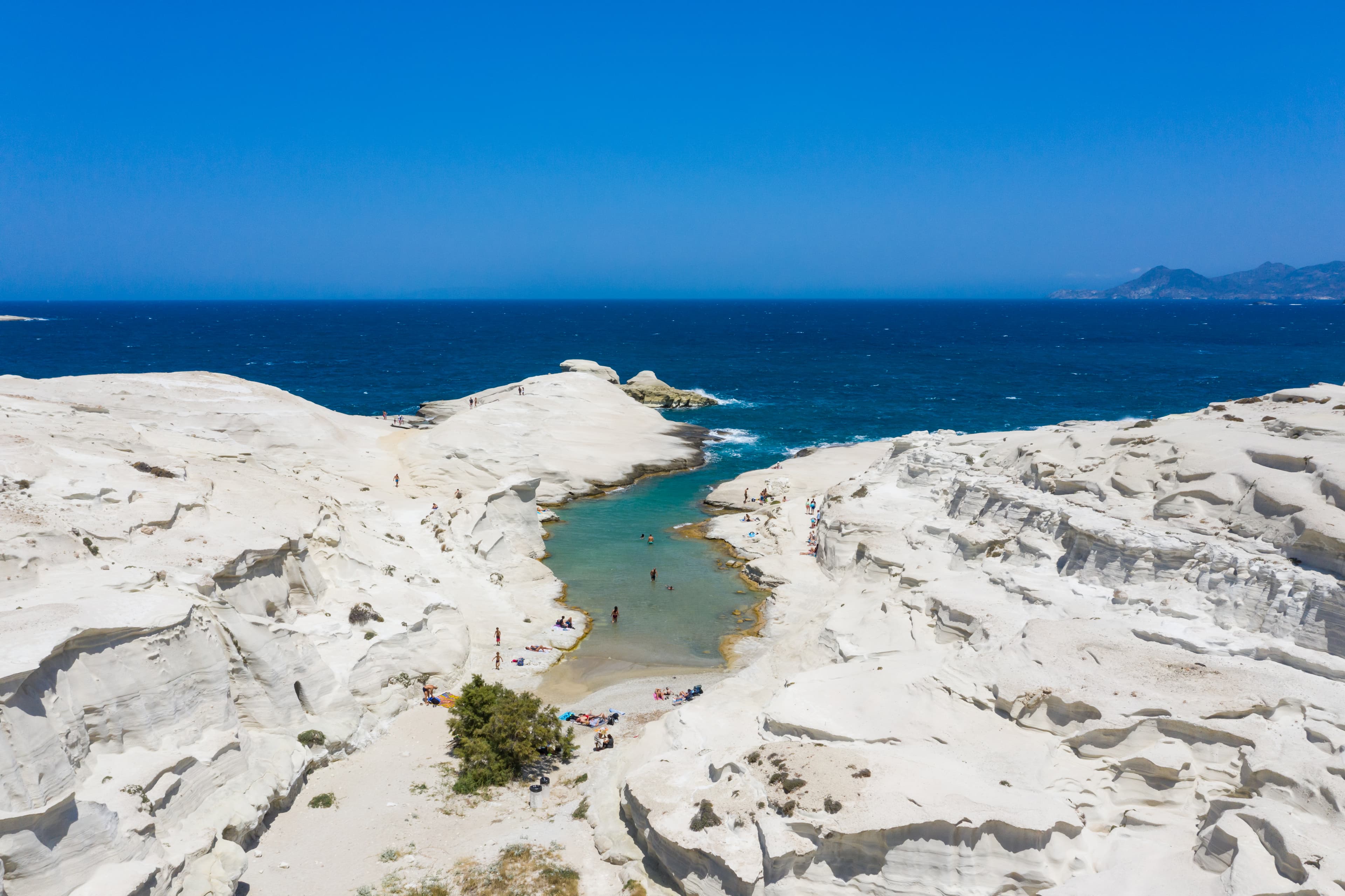 Sarakiniko Beach
